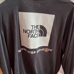 Brand NEW with tags!!! 🖤🩶 Men’s North Face long sleeve tee